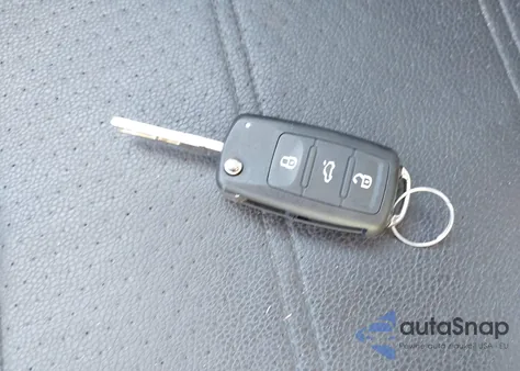 2012 Volkswagen Passat 2.5L Se z USA, uszkodzony, nr VIN 1VWBP7A39CC110776